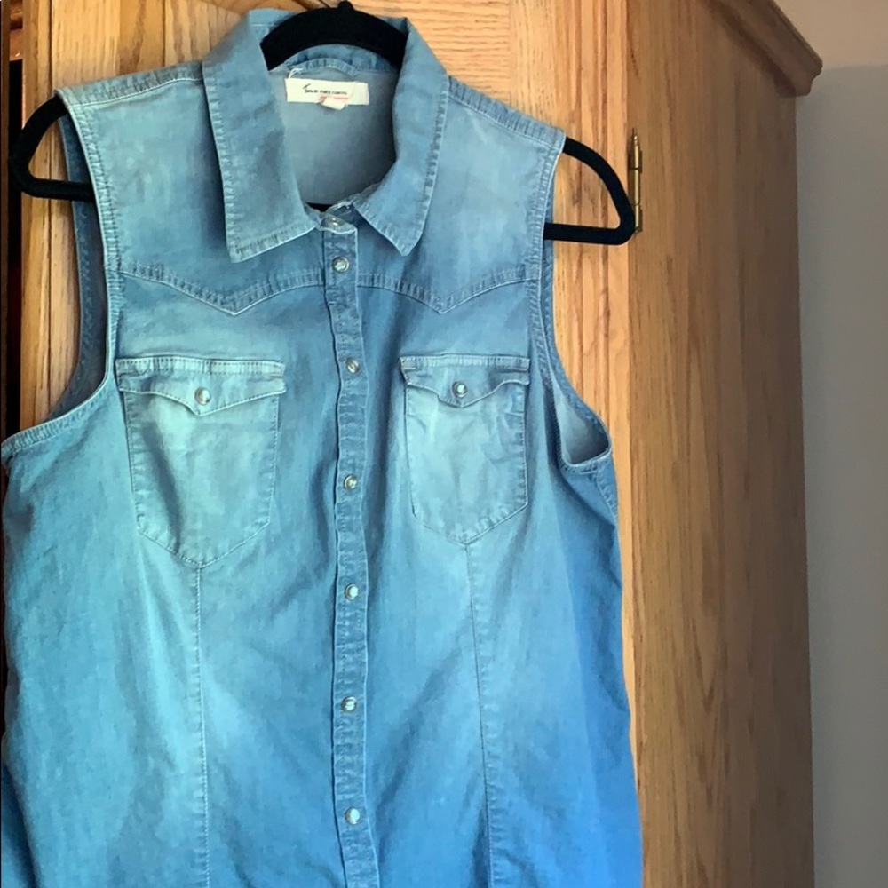 99% cotton Denim top, button up front,